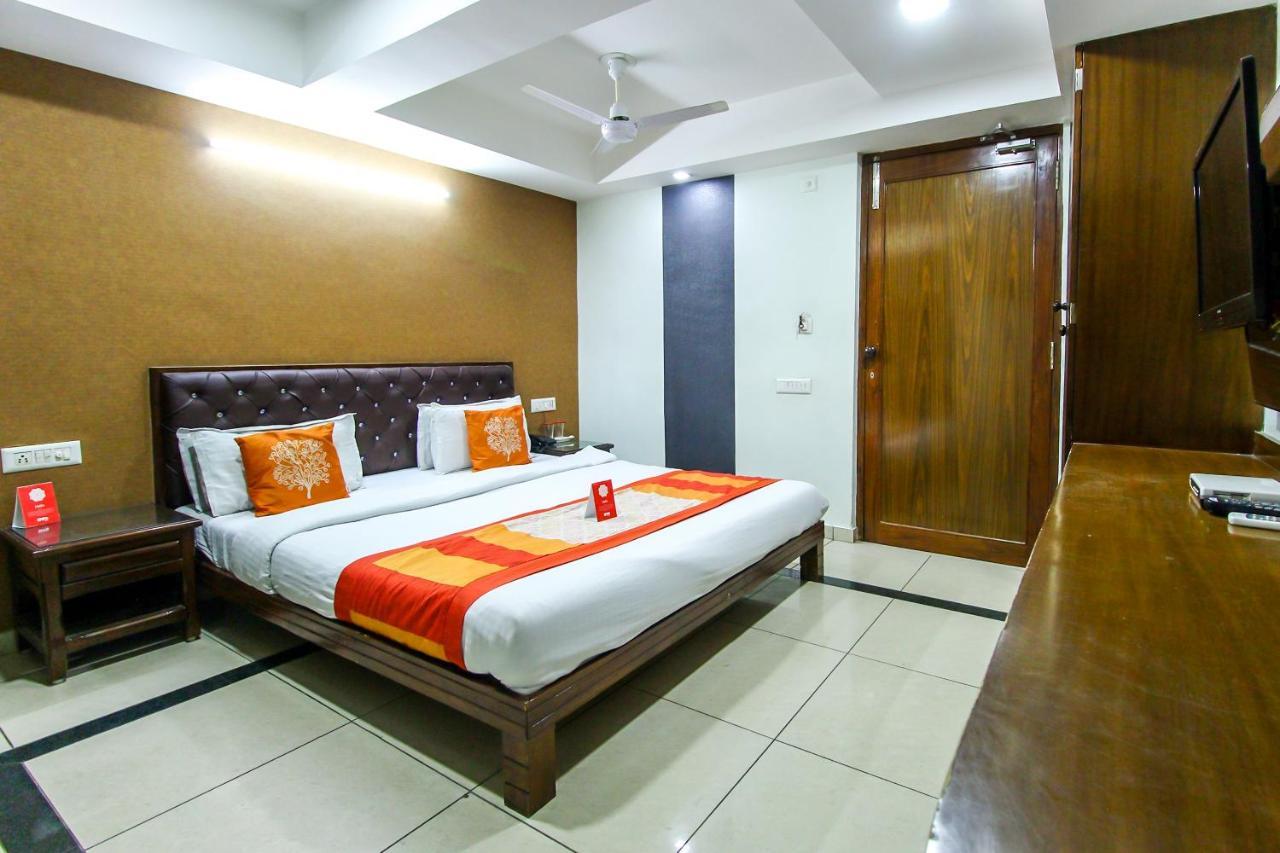 Hotel Seven Ahmedabad Eksteriør bilde