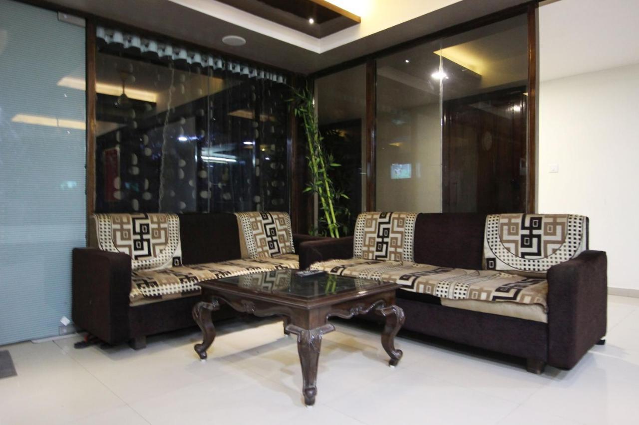 Hotel Seven Ahmedabad Eksteriør bilde
