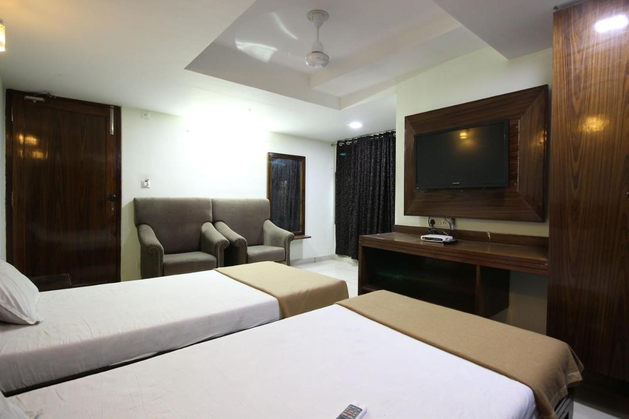 Hotel Seven Ahmedabad Eksteriør bilde