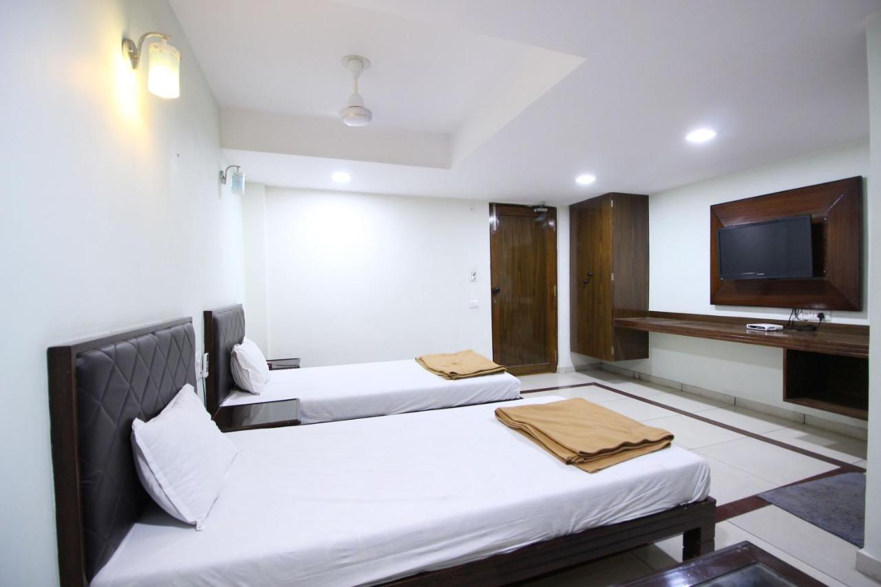 Hotel Seven Ahmedabad Eksteriør bilde