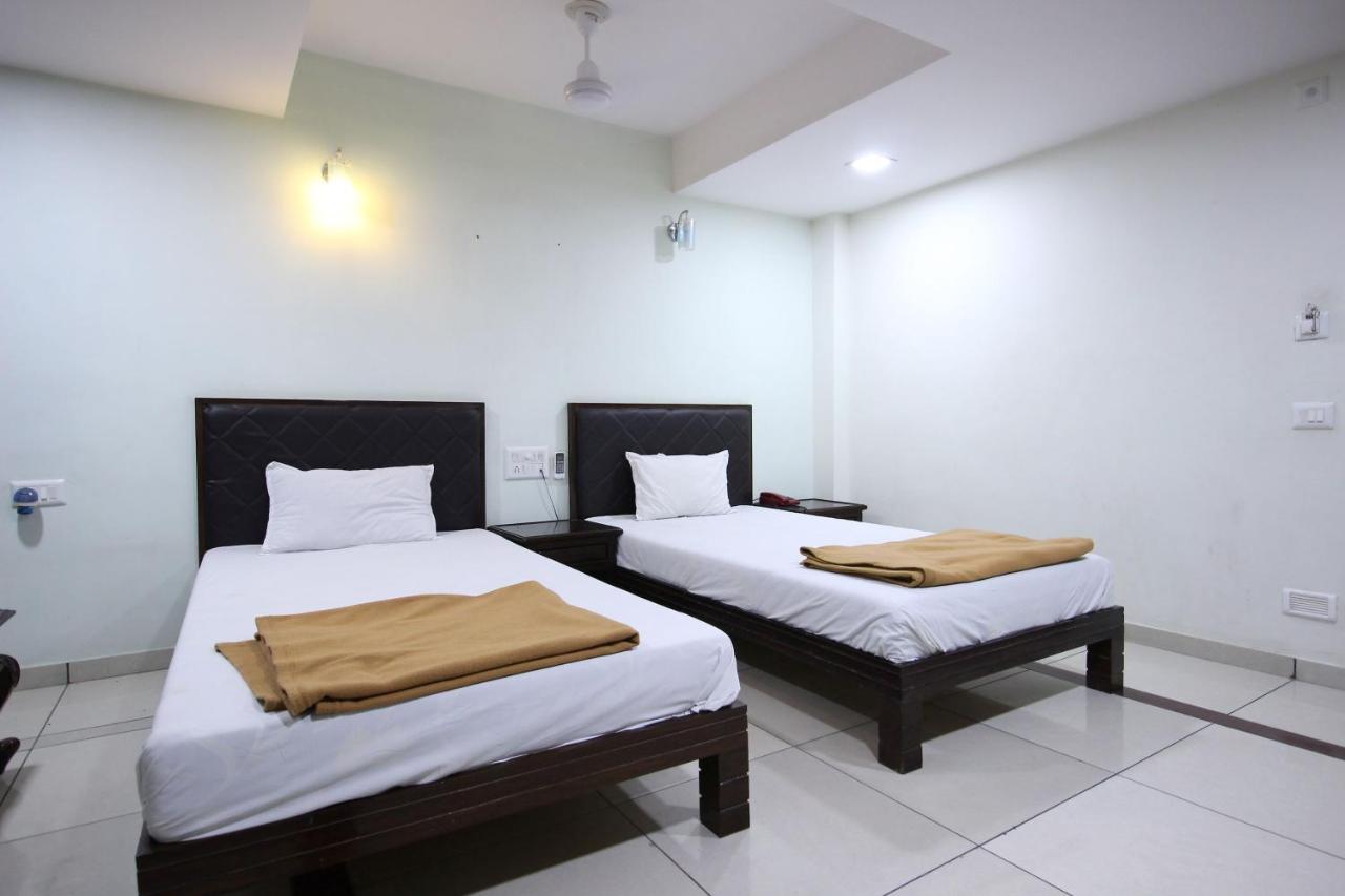 Hotel Seven Ahmedabad Eksteriør bilde