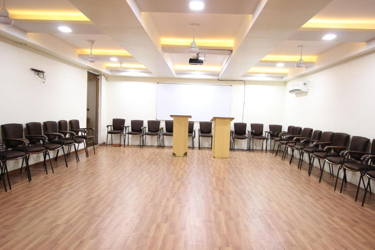 Hotel Seven Ahmedabad Eksteriør bilde