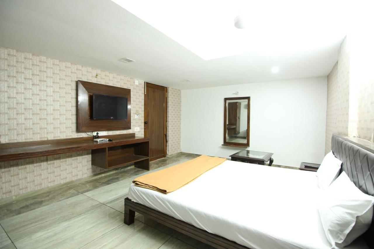 Hotel Seven Ahmedabad Eksteriør bilde